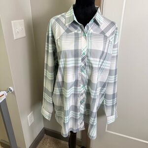 Under Armour Womens Loose Fit HeatGear Button Down Flannel Plaid Shirt Teal Grey